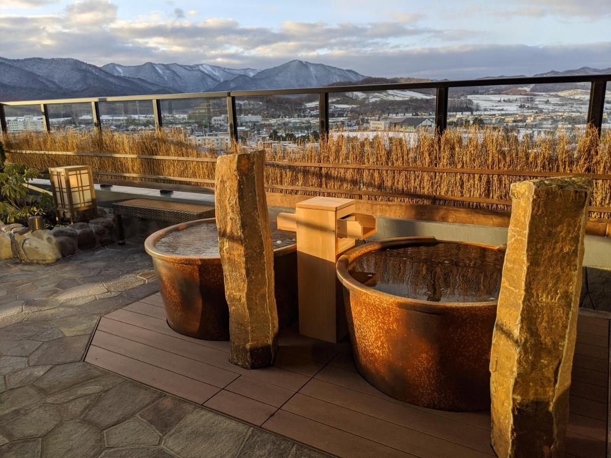 La Vista Furano Hills Natural Hot Spring المظهر الخارجي الصورة